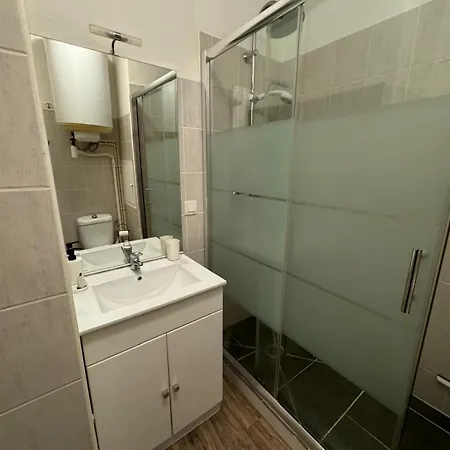 Cap D'agde Ideal Pour 2 Personnes, A 2 Minutes A Pied Du Port