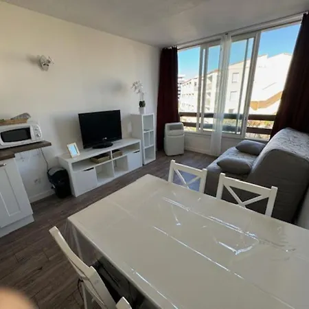 Cap D'agde Ideal Pour 2 Personnes, A 2 Minutes A Pied Du Port