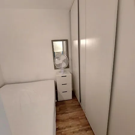 Cap D'agde Idéal Pour 2 Personnes, à 2 Minutes à Pied Du Port Apartamento Agde