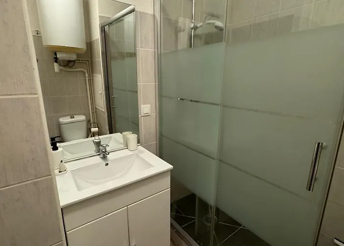 Cap D'agde Ideal Pour 2 Personnes, A 2 Minutes A Pied Du Port