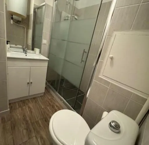 Cap D'agde Ideal Pour 2 Personnes, A 2 Minutes A Pied Du Port *