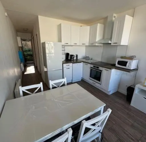 Cap D'agde Ideal Pour 2 Personnes, A 2 Minutes A Pied Du Port